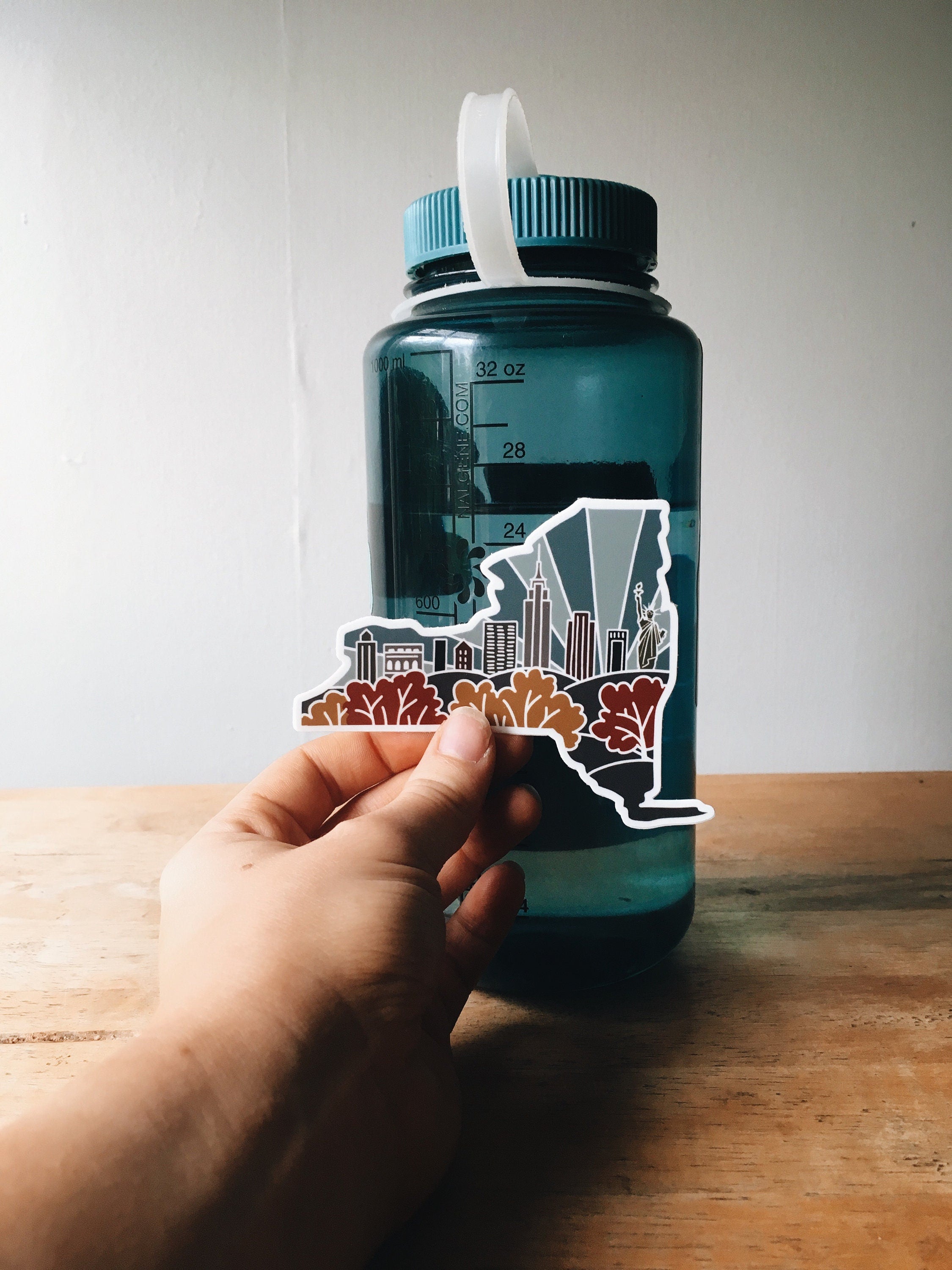 New York Durable Sticker | High Quality Bumper Sticker | United States Vinyl Decal | Weatherproof Sticker | Water Bottle Sticker | 4"