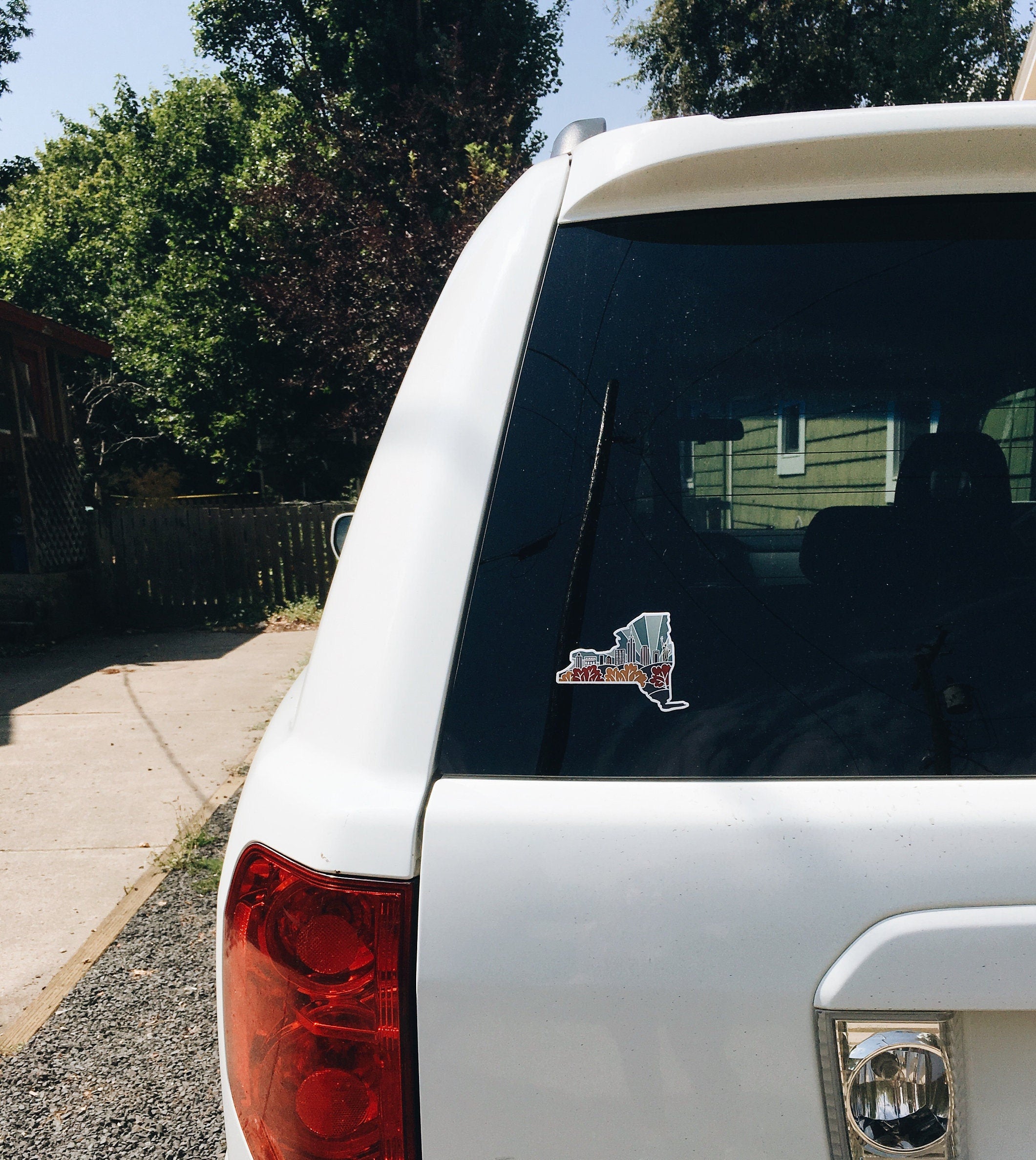 New York Durable Sticker | High Quality Bumper Sticker | United States Vinyl Decal | Weatherproof Sticker | Water Bottle Sticker | 4"