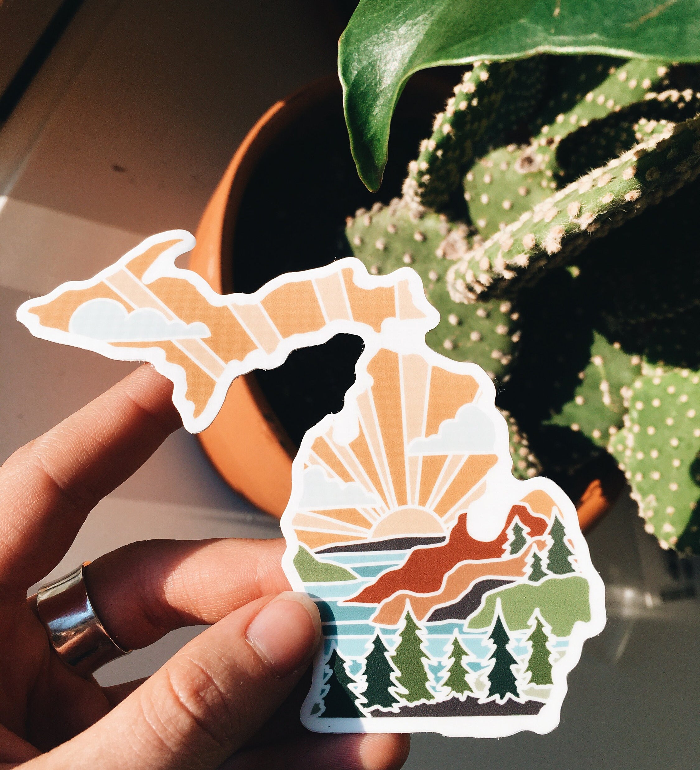 Michigan Weatherproof Sticker | Durable Vinyl Decal | Michigan Outline | State Sticker | Waterbottle Sticker | Bumper Sticker | 4"
