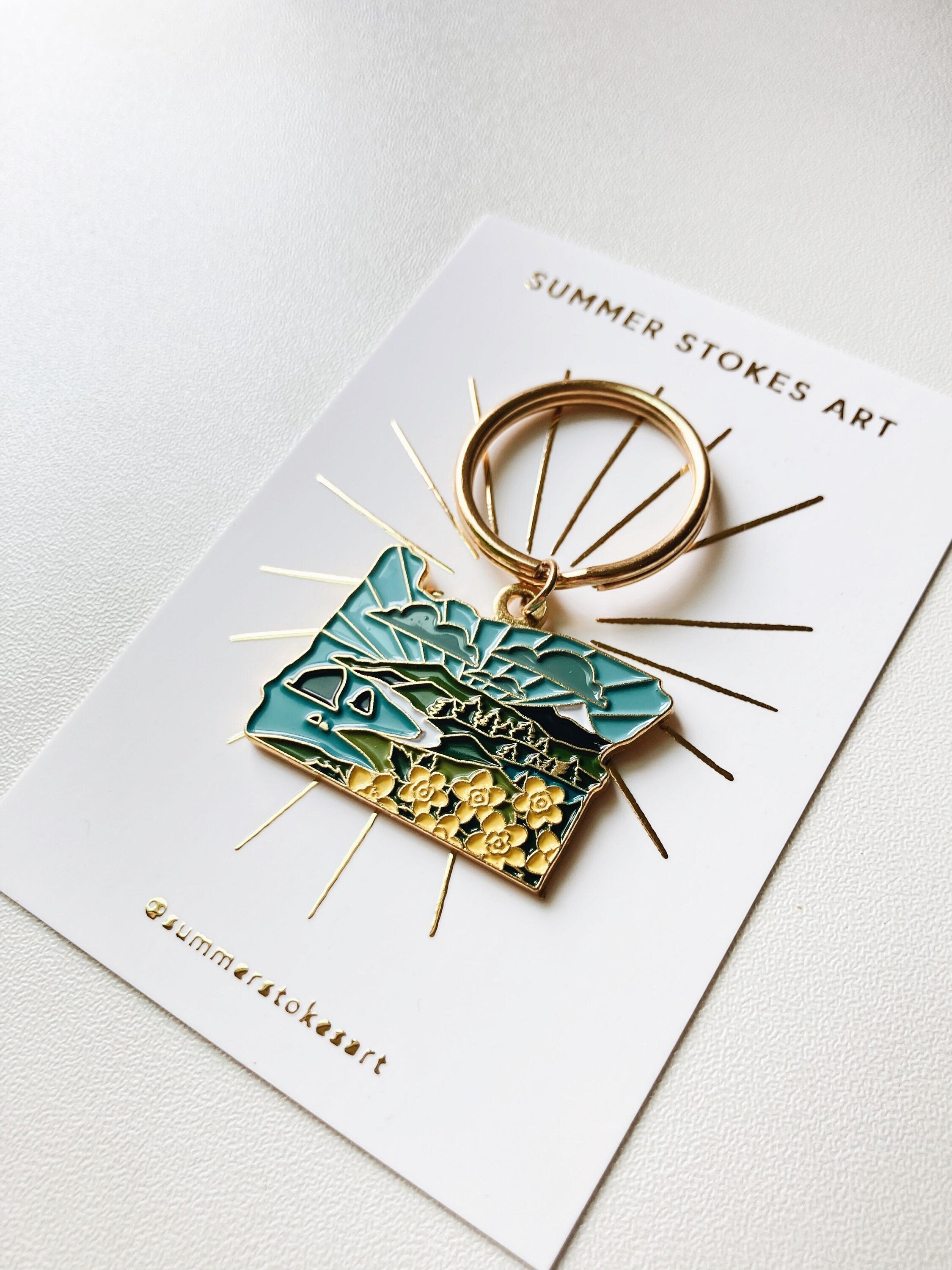 Oregon Gold Enamel Keychain | Oregon Outline Key Ring | Soft Enamel Illustrated State Keychain 1.5"