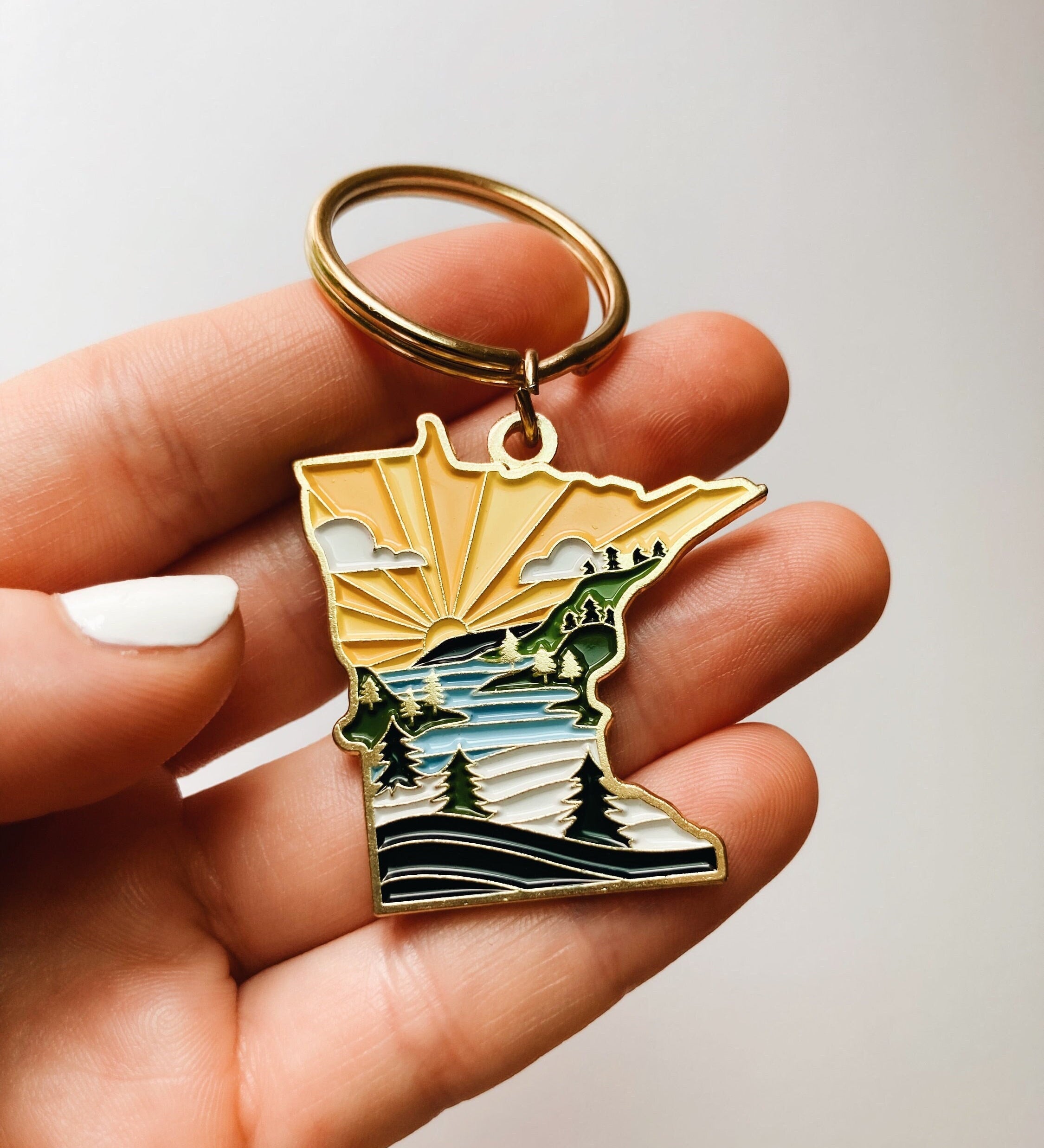 Minnesota Soft Enamel Keychain | Minnesota Outline Key Ring | Illustrated State Keychain 1.5"
