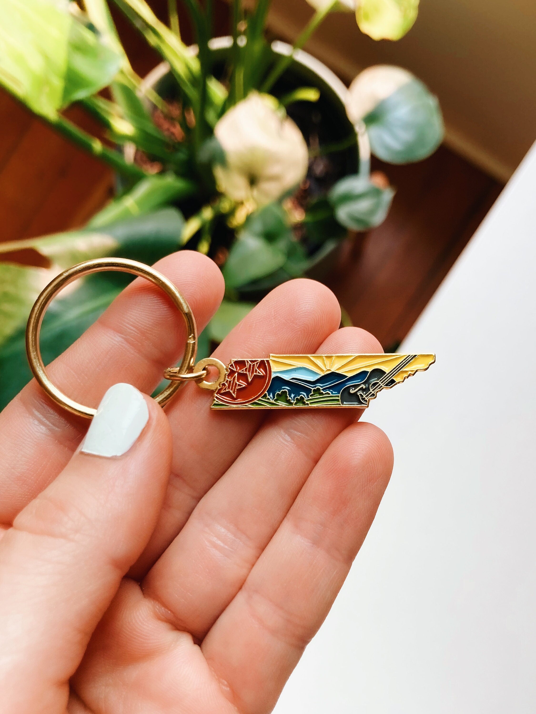 Tennessee Gold Enamel Keychain | Tennessee Outline Key Ring | Soft Enamel Illustrated State Keychain 1.5"