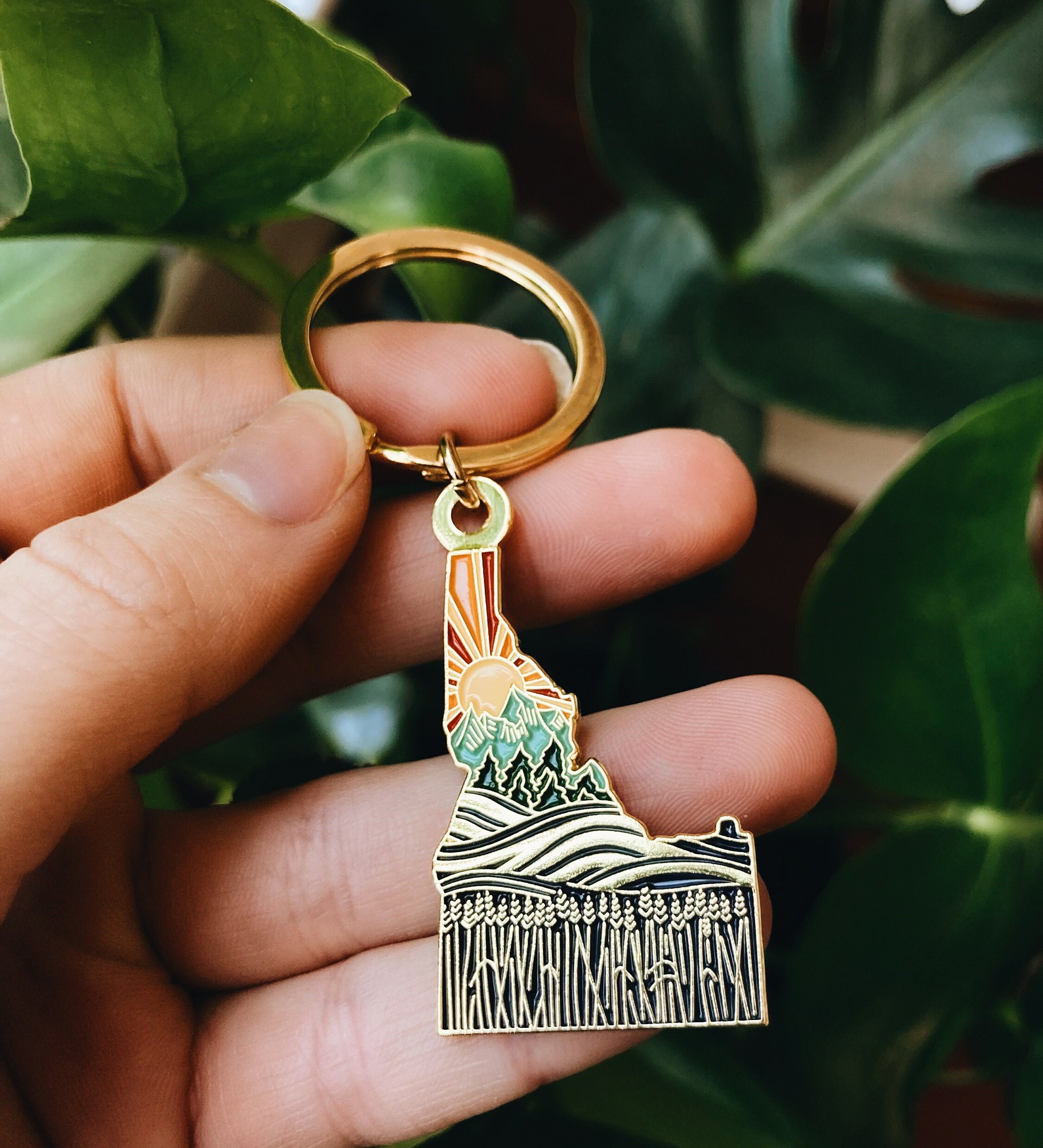 Idaho Gold Enamel Keychain | Idaho Outline Key Ring | Soft Enamel Illustrated State Keychain 1.5"