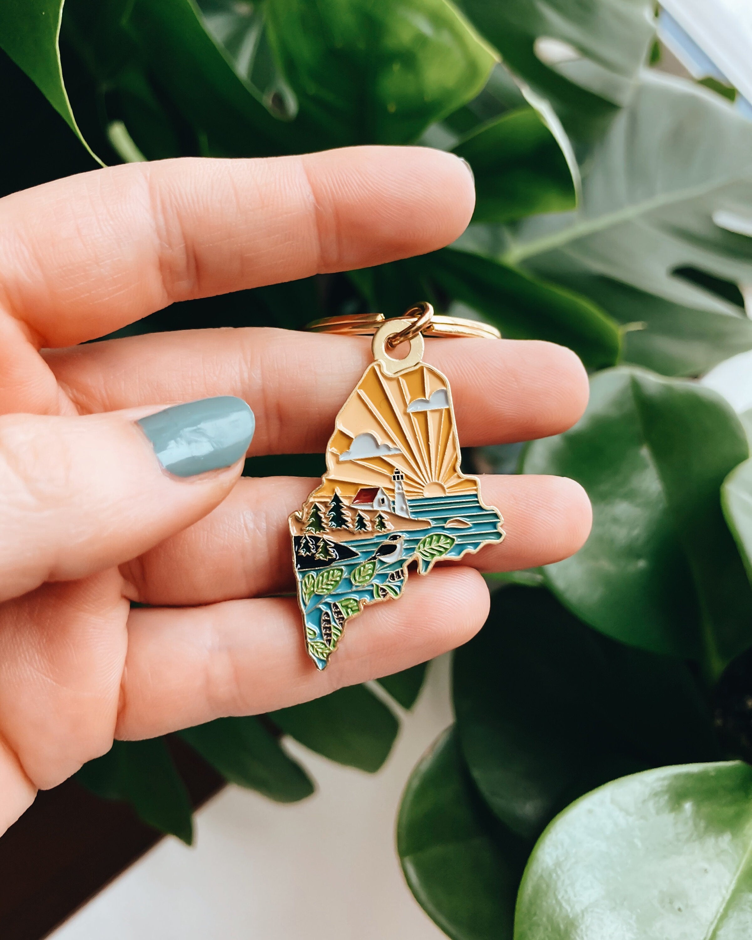 Maine Gold Enamel Keychain | Maine State Key Ring | Soft Enamel Illustrated State Keychain 1.5"