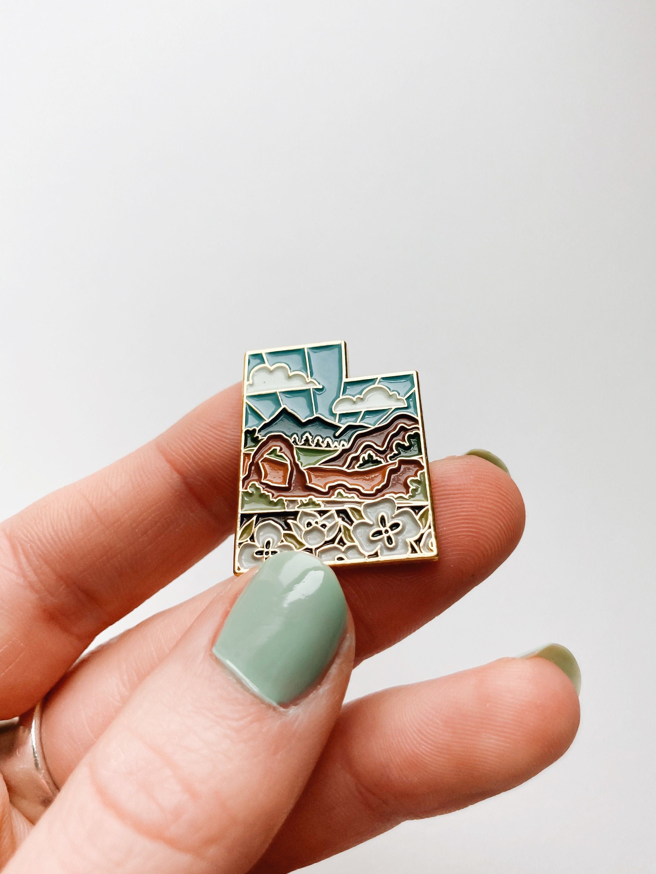 Utah Enamel Pin | Gold Soft Enamel Pin | Illustrated United State Pin | Butterfly Clasp | 1.25"