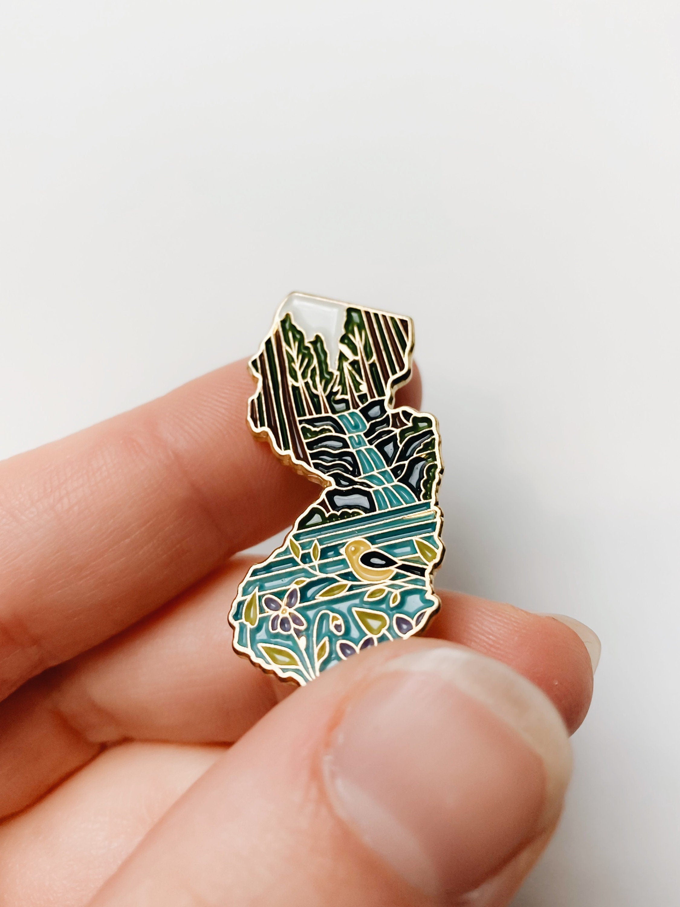 New Jersey Enamel Pin | Gold Soft Enamel Pin | Illustrated United State Pin | Butterfly Clasp | 1.5"
