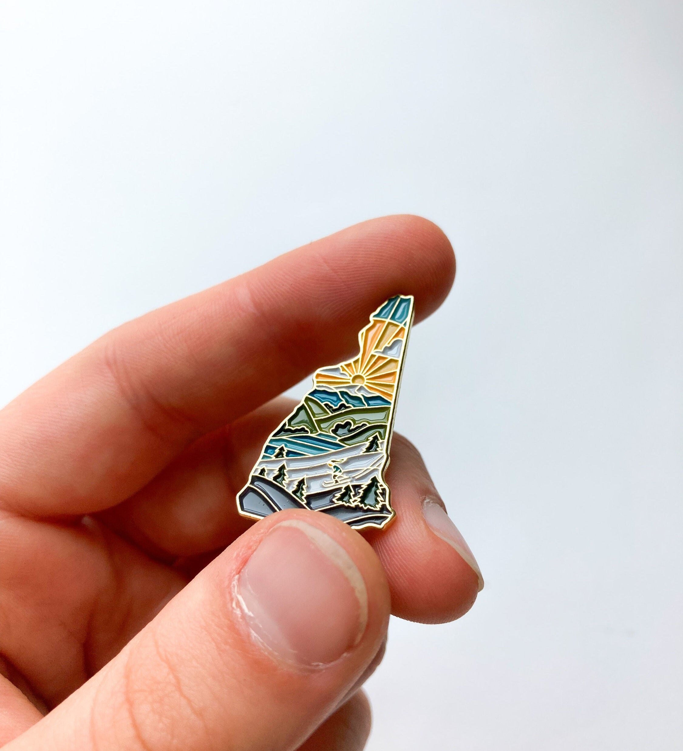 New Hampshire Enamel Pin | Gold Soft Enamel Pin | Illustrated United State Pin | Butterfly Clasp | 1.25"