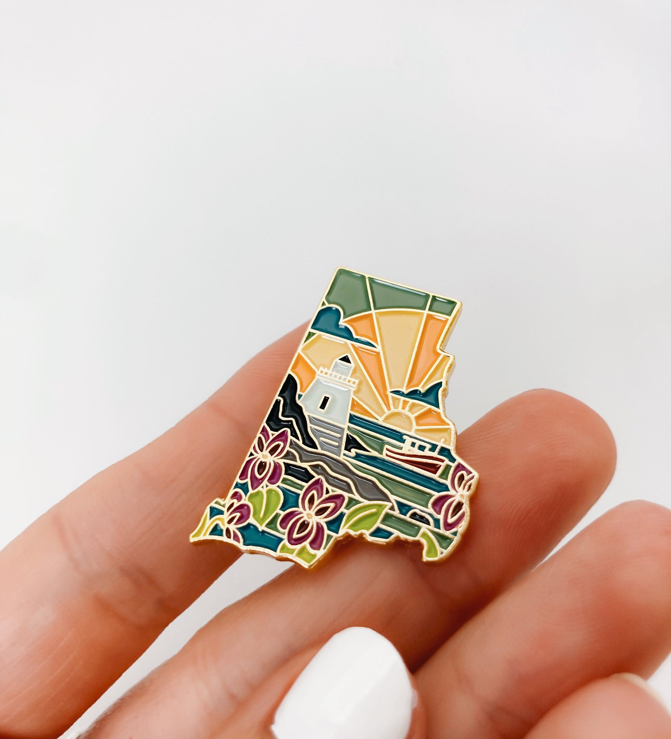 Gold Rhode Island Enamel Pin | Rhode Island Outline Pin | Illustrated State Pin | Butterfly Clasp | 1"
