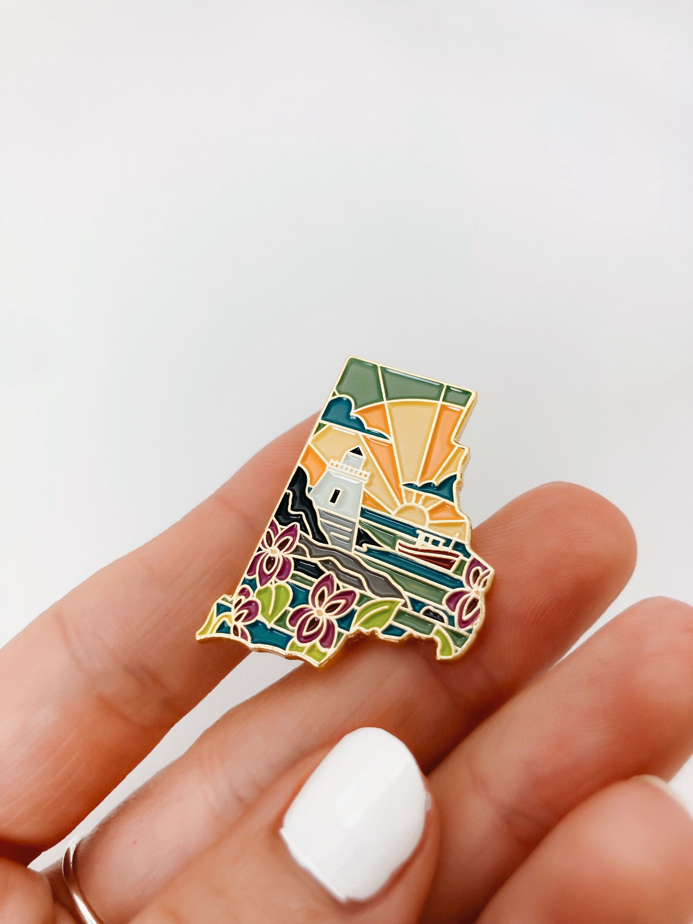 Gold Rhode Island Enamel Pin | Rhode Island Outline Pin | Illustrated State Pin | Butterfly Clasp | 1"