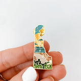 Gold Delaware Enamel Pin | Delaware Outline Pin | Illustrated State Pin | Butterfly Clasp | 1"