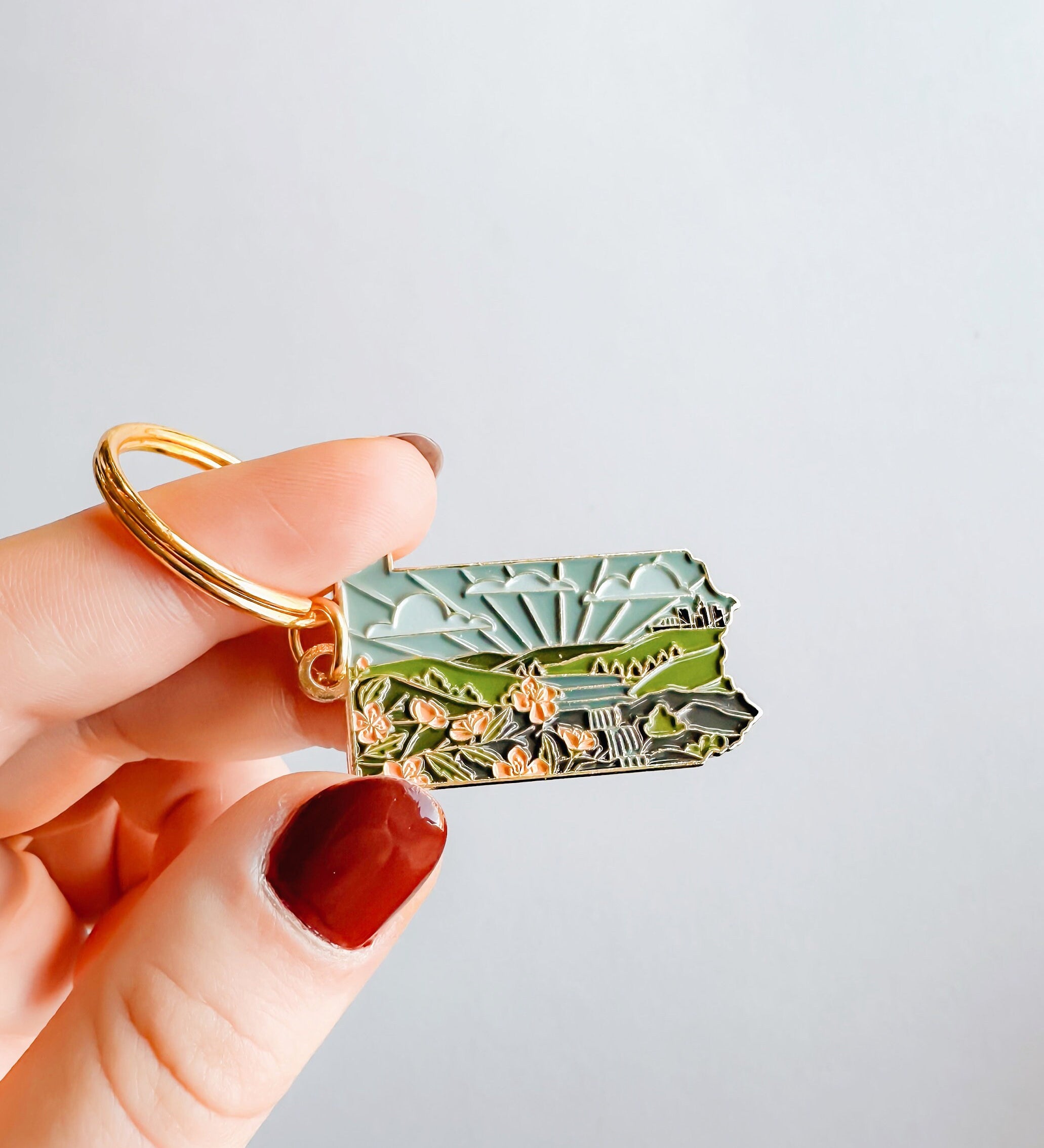 Pennsylvania Soft Enamel Keychain | Washington Outline Key Ring | Illustrated State Keychain 1.5"