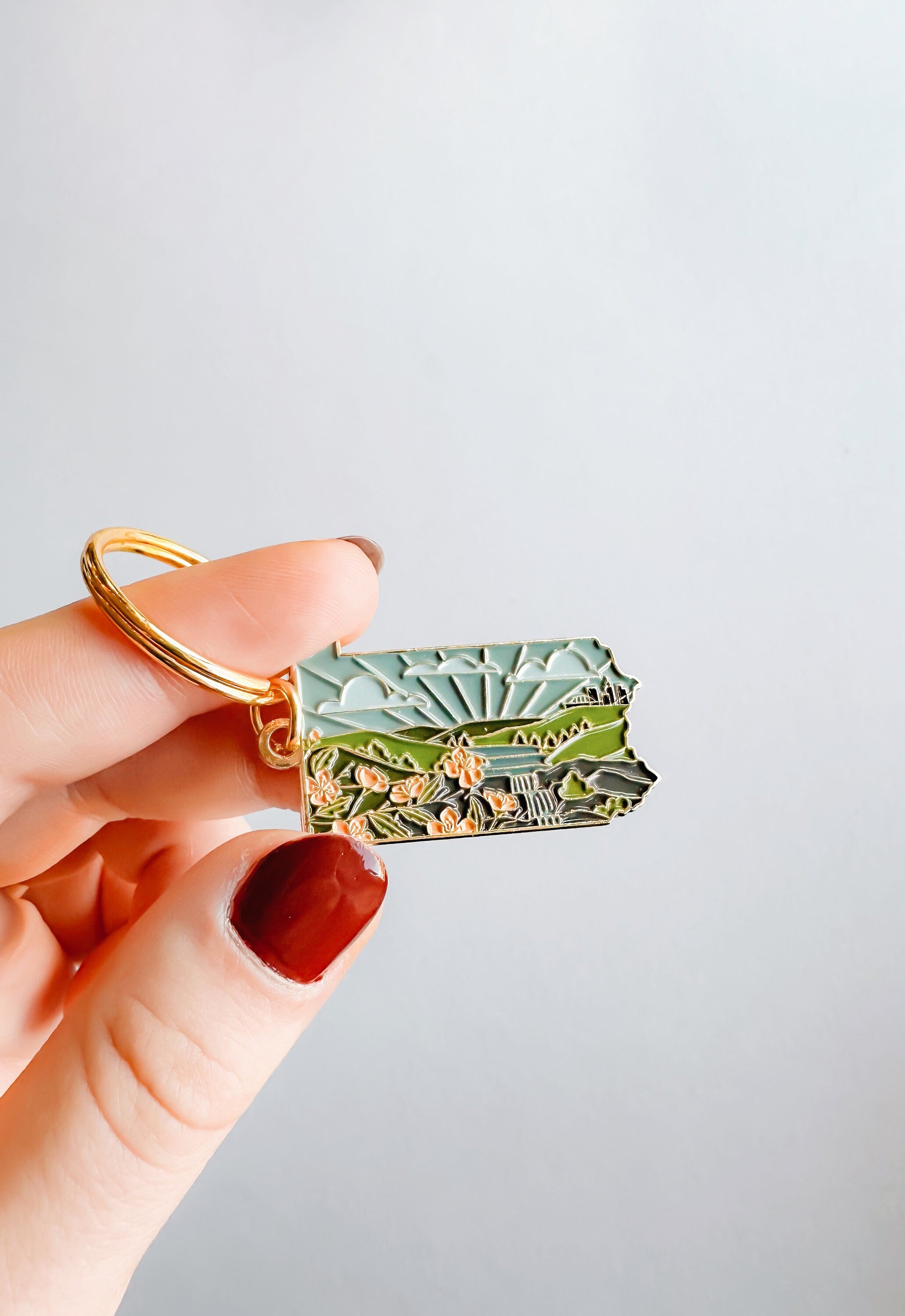 Pennsylvania Soft Enamel Keychain | Washington Outline Key Ring | Illustrated State Keychain 1.5"