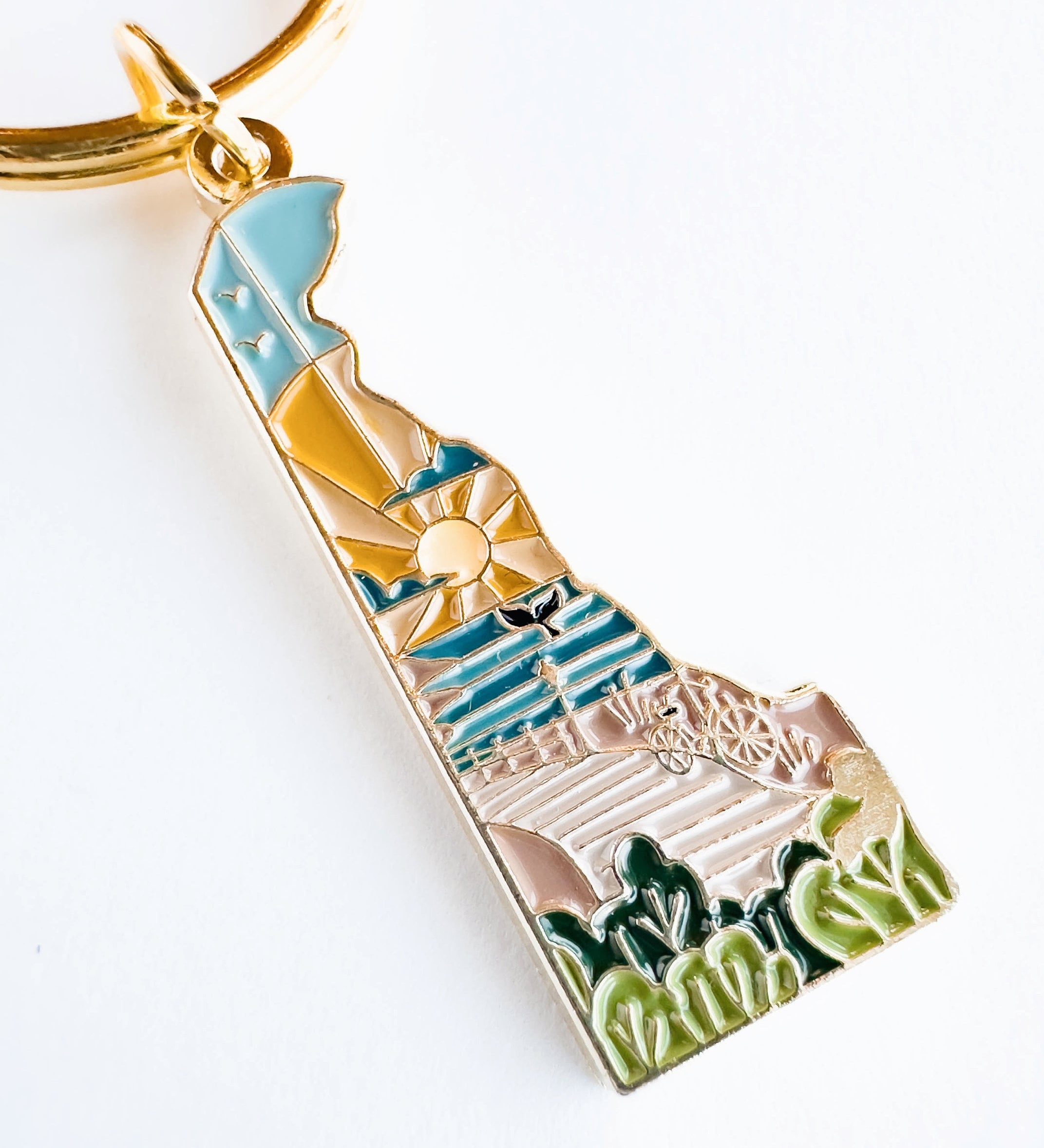 Delaware Soft Enamel Keychain | Delaware Outline Key Ring | Illustrated State Keychain 1.5"