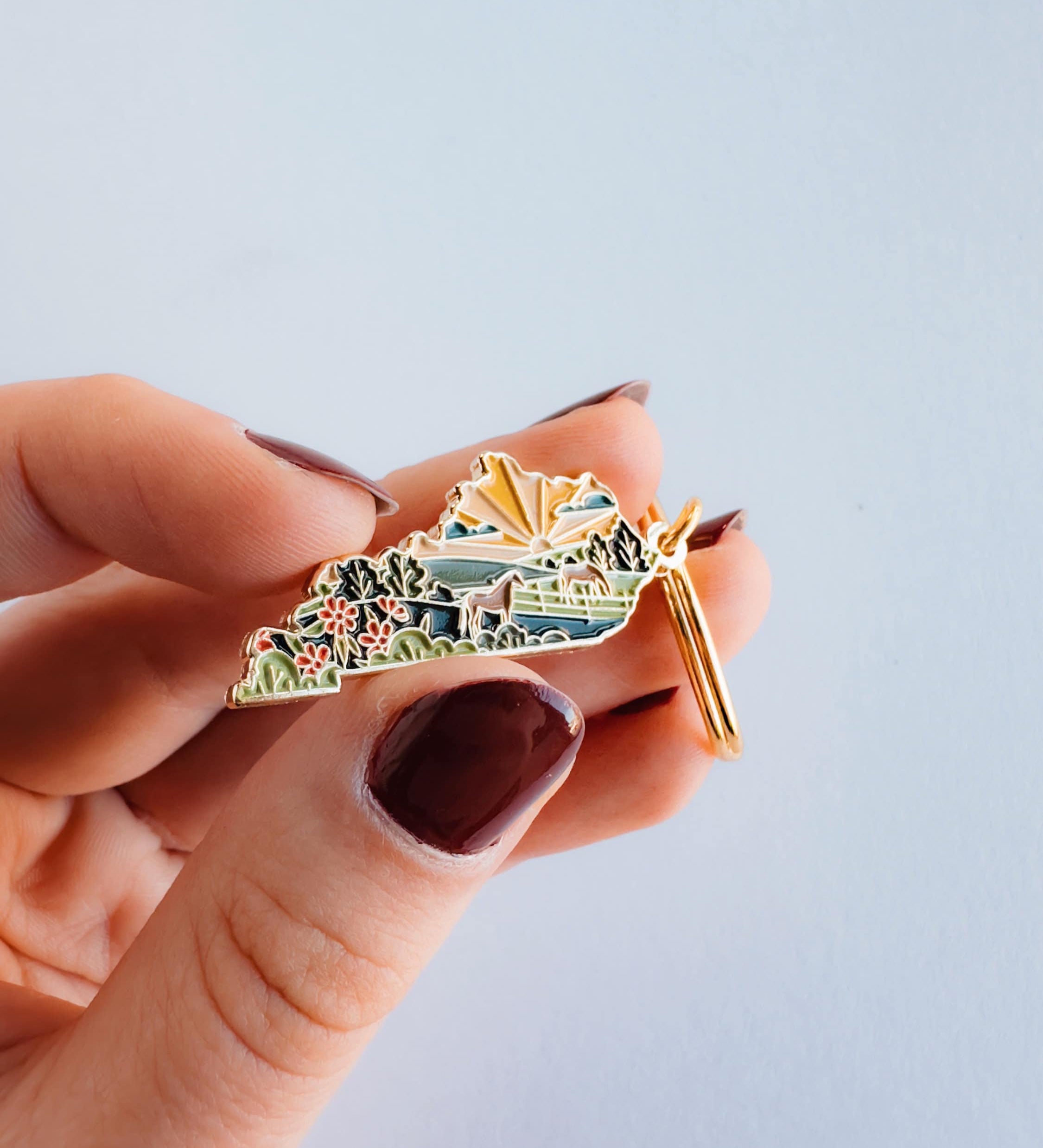 Kentucky Soft Enamel Keychain | Kentucky Outline Key Ring | Illustrated State Keychain 1.5"