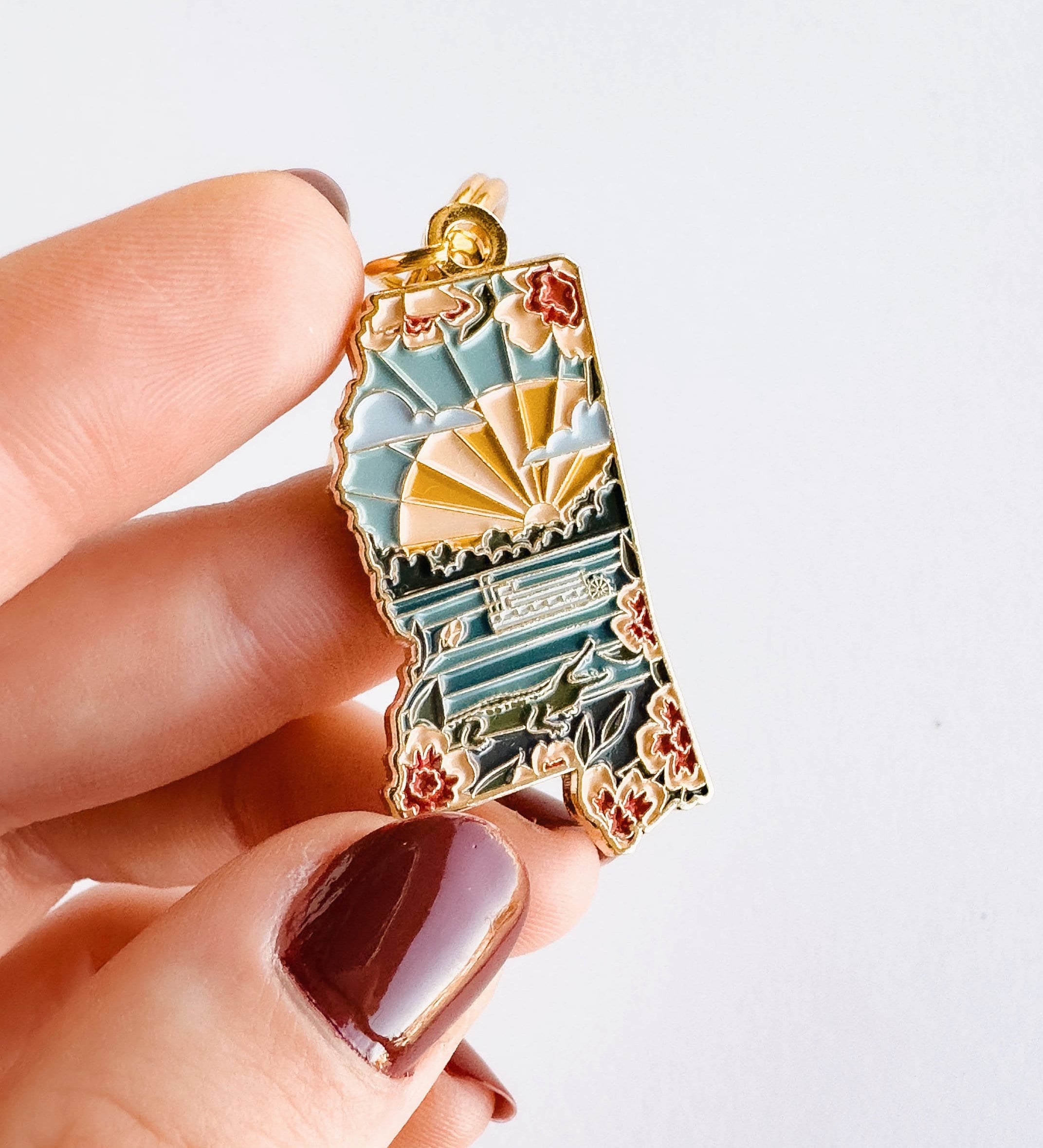 Mississippi Soft Enamel Keychain | Mississippi Outline Key Ring | Illustrated State Keychain 1.5"