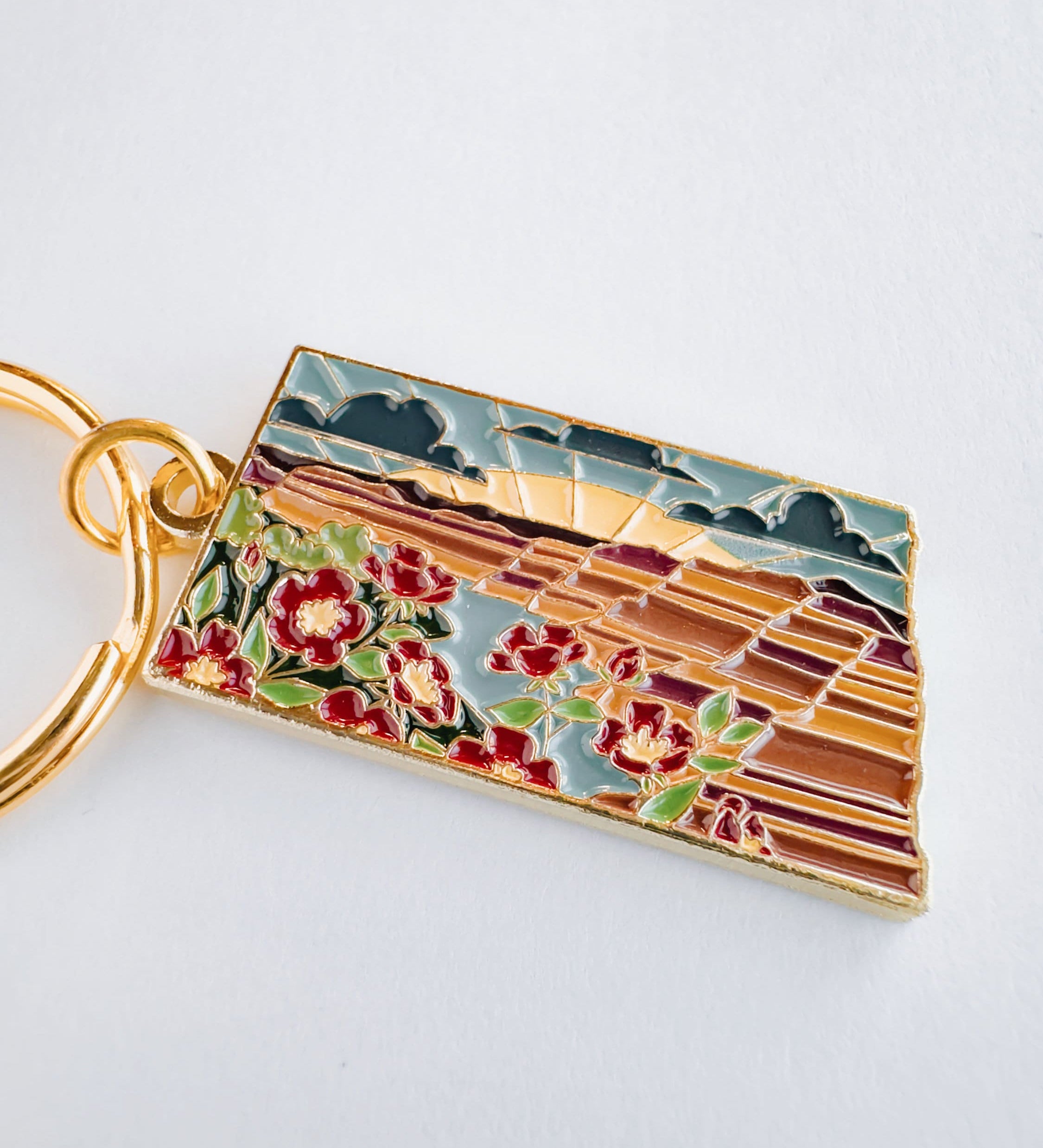 North Dakota Soft Enamel Keychain | North Dakota Outline Key Ring | Illustrated State Keychain 1.5"