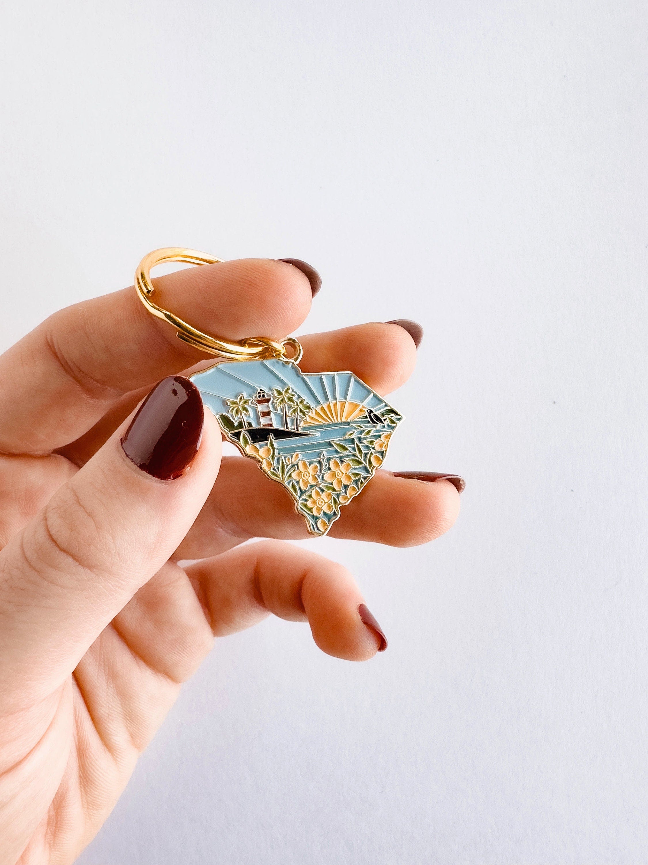 South Carolina Soft Enamel Keychain | South Carolina Outline Key Ring | Illustrated State Keychain 1.5"