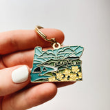 Oregon Gold Enamel Keychain | Oregon Outline Key Ring | Soft Enamel Illustrated State Keychain 1.5"