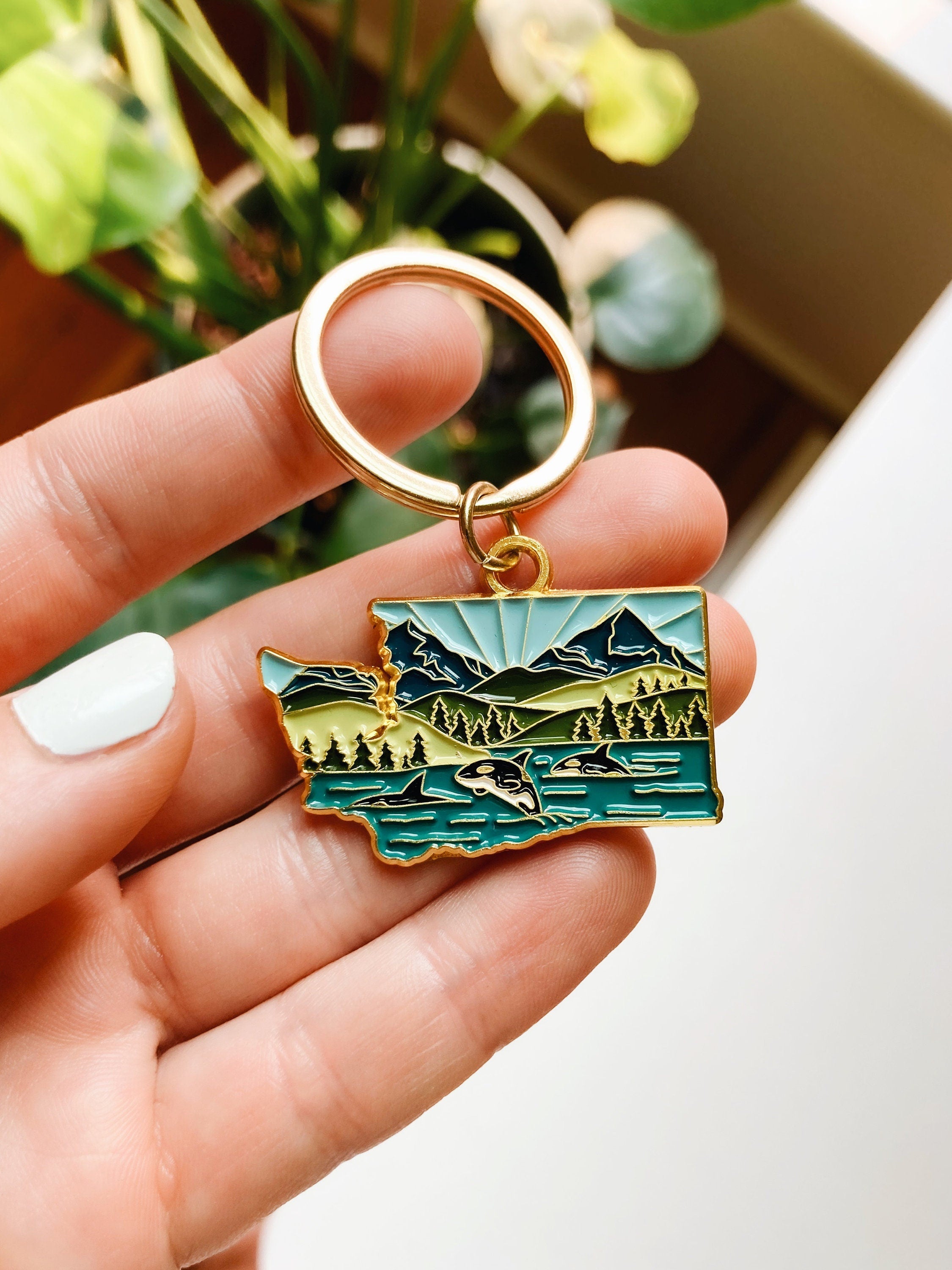 Washington Soft Enamel Keychain | Washington Outline Key Ring | Illustrated State Keychain 1.5"