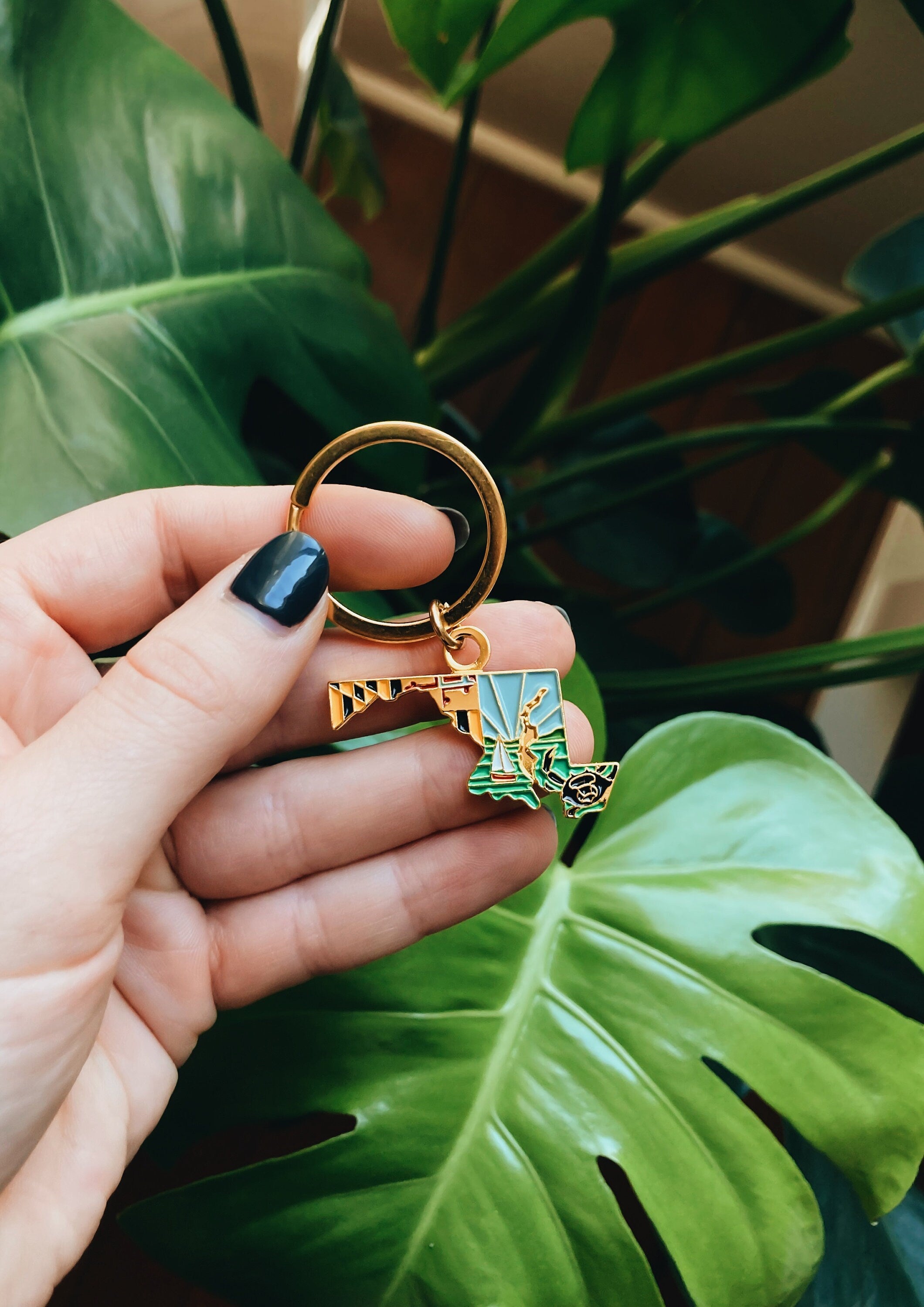 Maryland Gold Enamel Keychain | Maryland Outline Key Ring | Soft Enamel Illustrated State Keychain 1.5"
