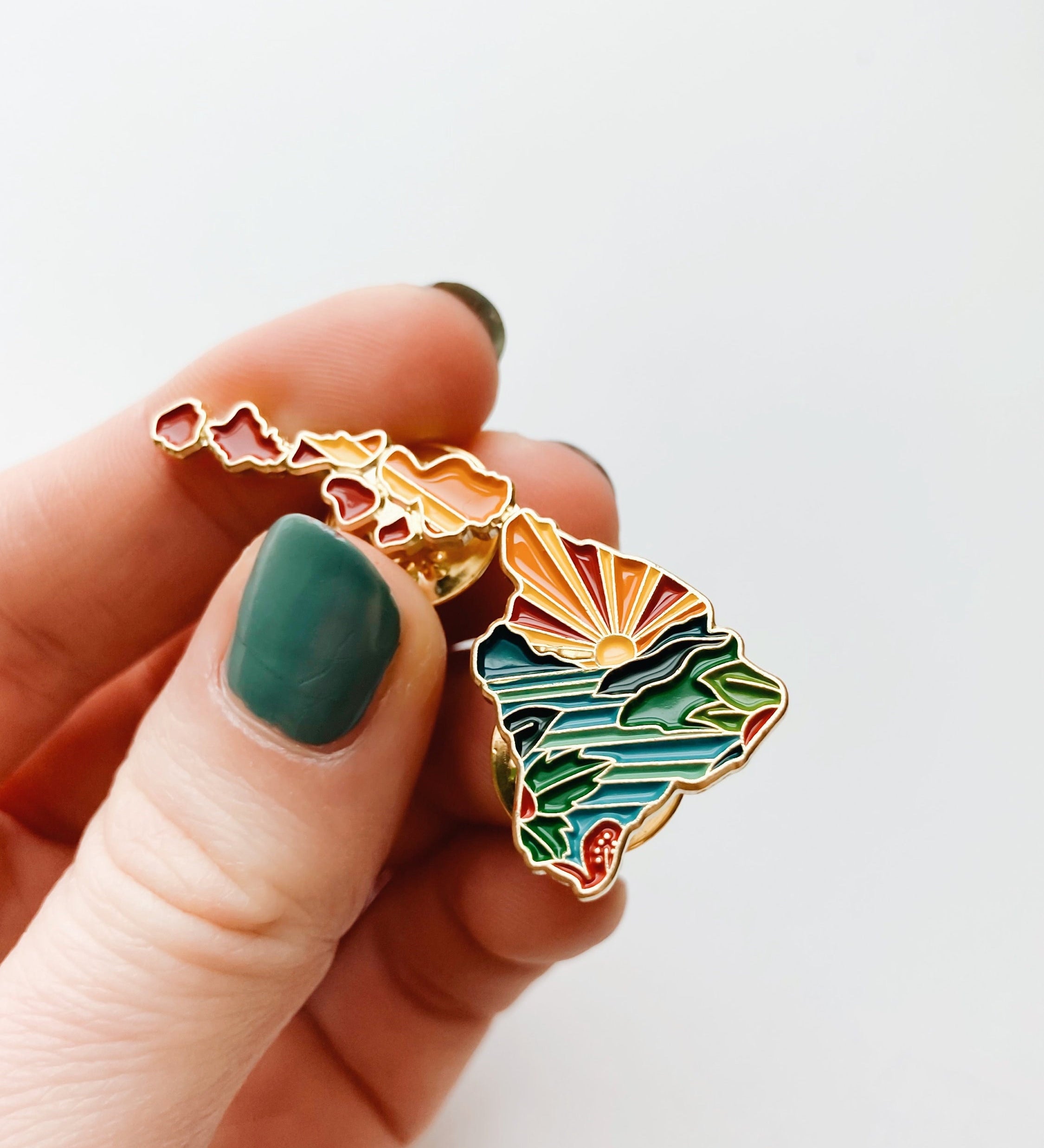 Hawaii Enamel Pin | Gold Soft Enamel Pin | Illustrated United State Pin | Butterfly Clasp | 1.25"