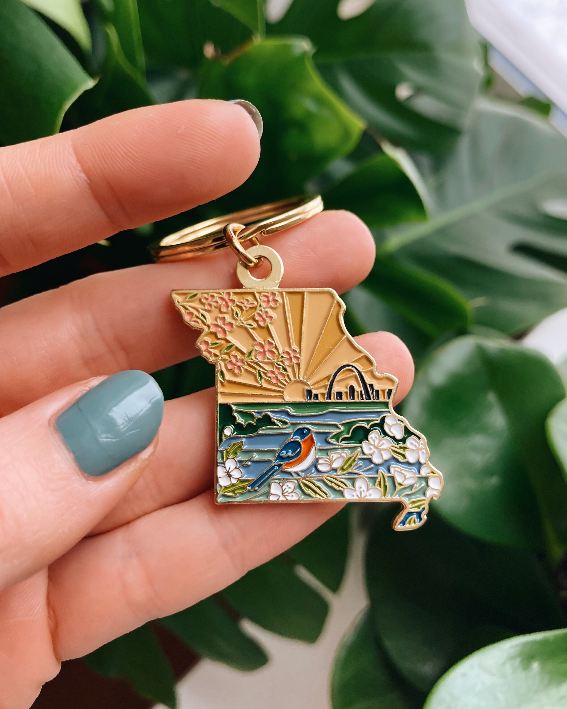 Missouri Gold Enamel Keychain | Missouri State Key Ring | Soft Enamel Illustrated State Keychain 1.5"