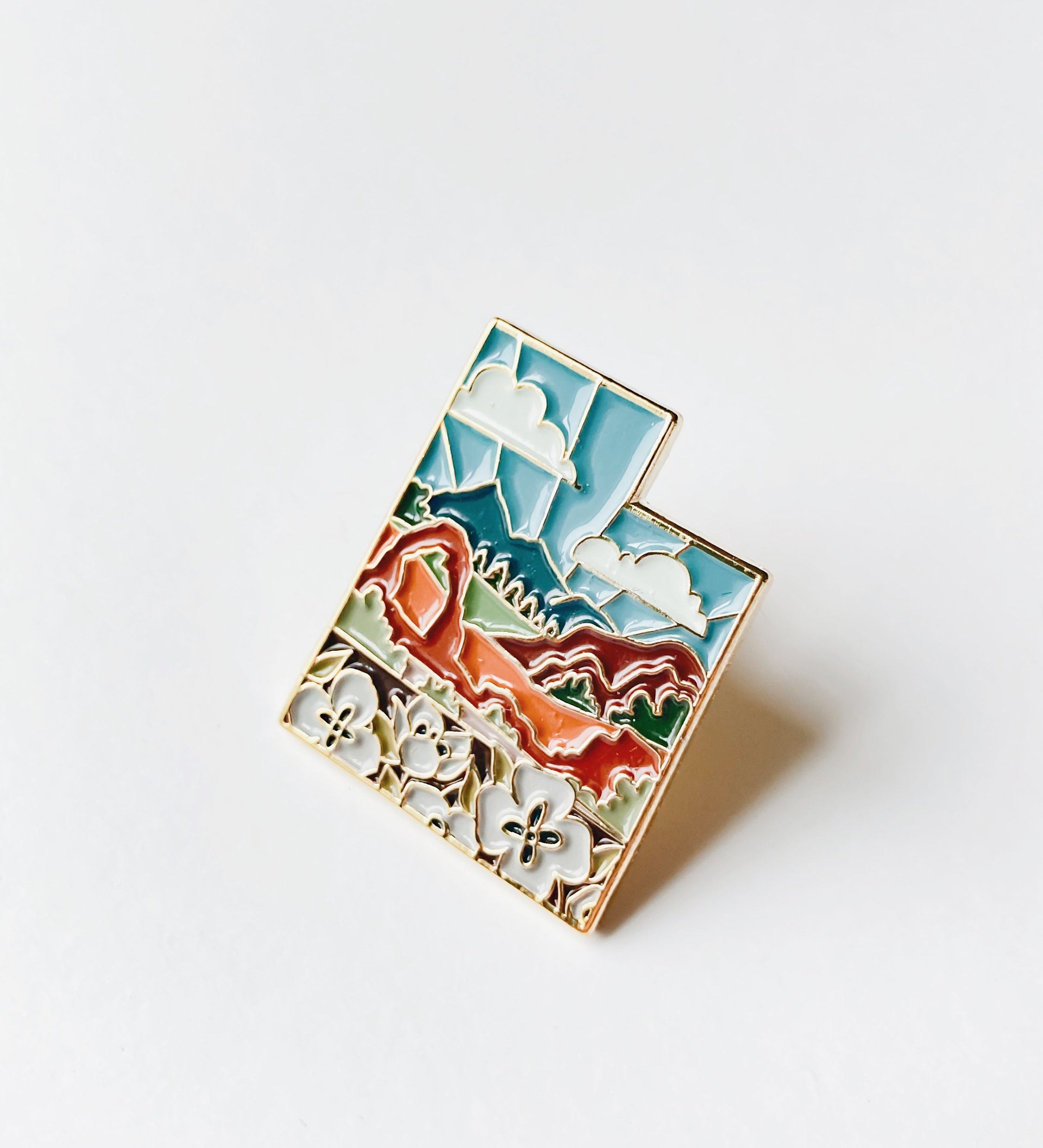 Utah Enamel Pin | Gold Soft Enamel Pin | Illustrated United State Pin | Butterfly Clasp | 1.25"