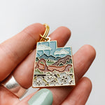Utah Gold Enamel Keychain | Utah Outline Key Ring | Soft Enamel Illustrated State Keychain 1.5"