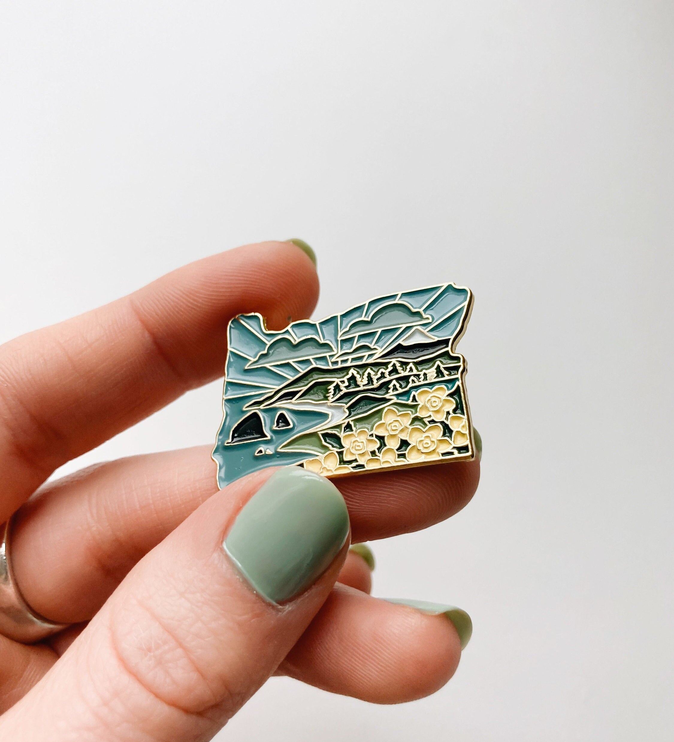 Oregon Enamel Pin | Gold Soft Enamel Pin | Illustrated United State Pin | Butterfly Clasp | 1.25"