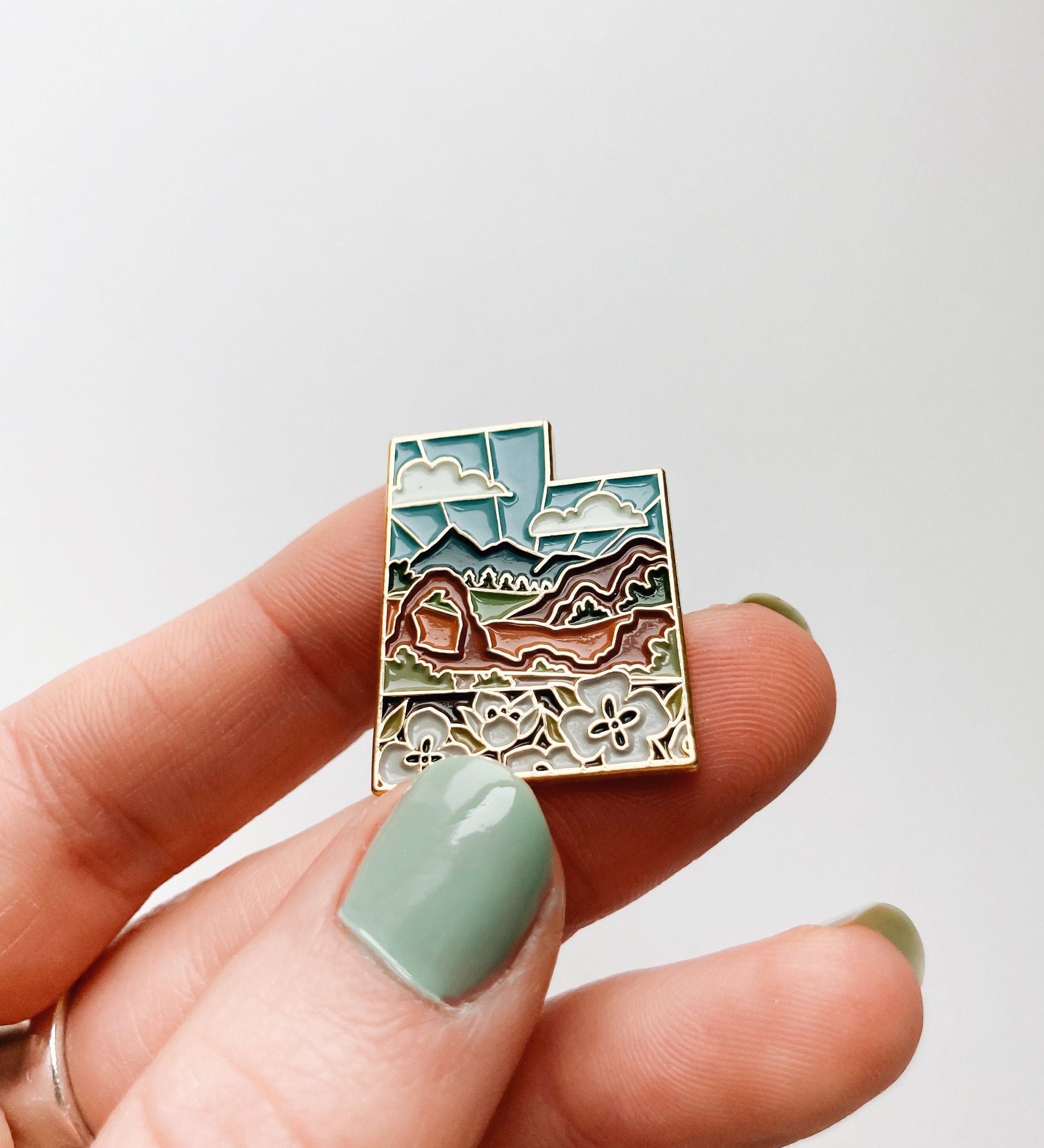 Utah Enamel Pin | Gold Soft Enamel Pin | Illustrated United State Pin | Butterfly Clasp | 1.25"