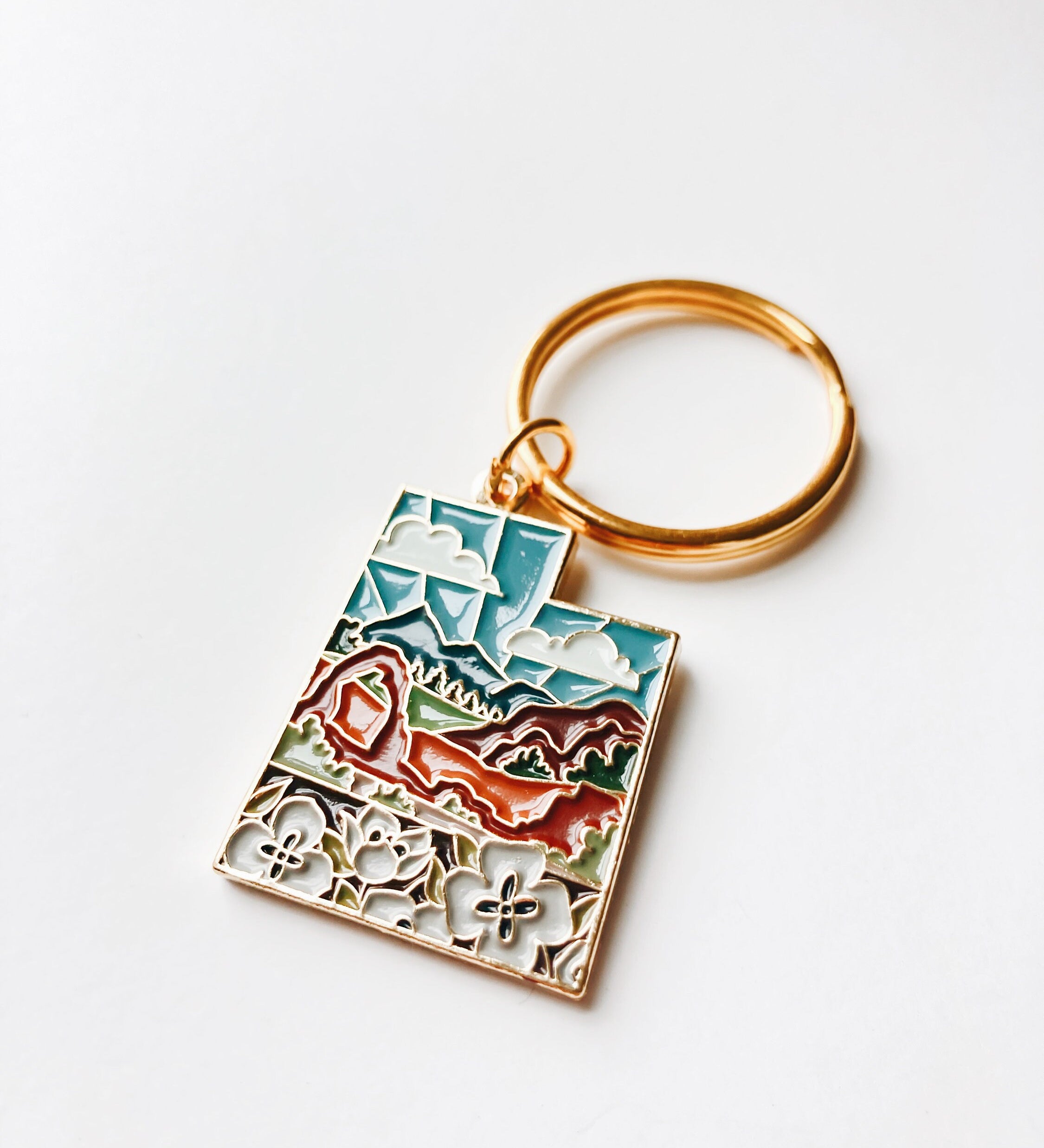 Utah Gold Enamel Keychain | Utah Outline Key Ring | Soft Enamel Illustrated State Keychain 1.5"