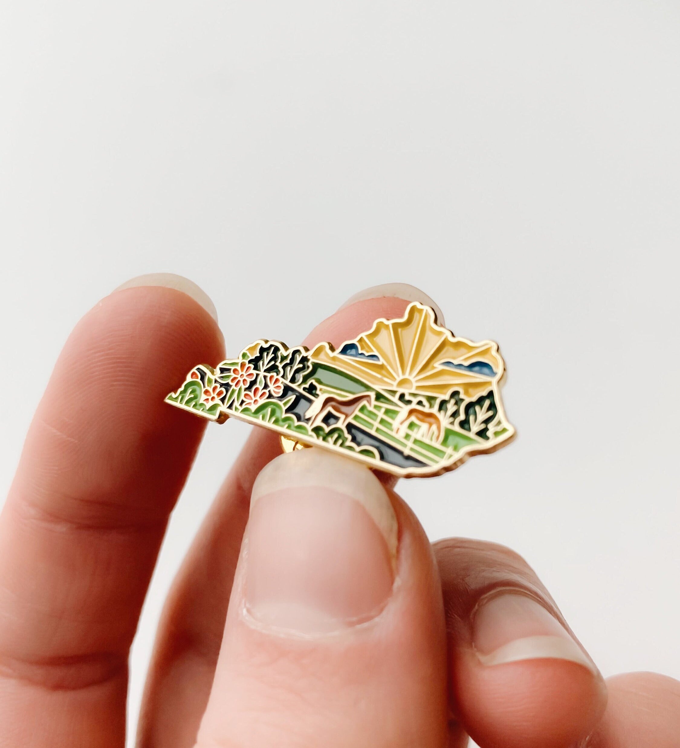 Kentucky Enamel Pin | Gold Soft Enamel Pin | Illustrated United States Pin | Butterfly Clasp | 1.25"