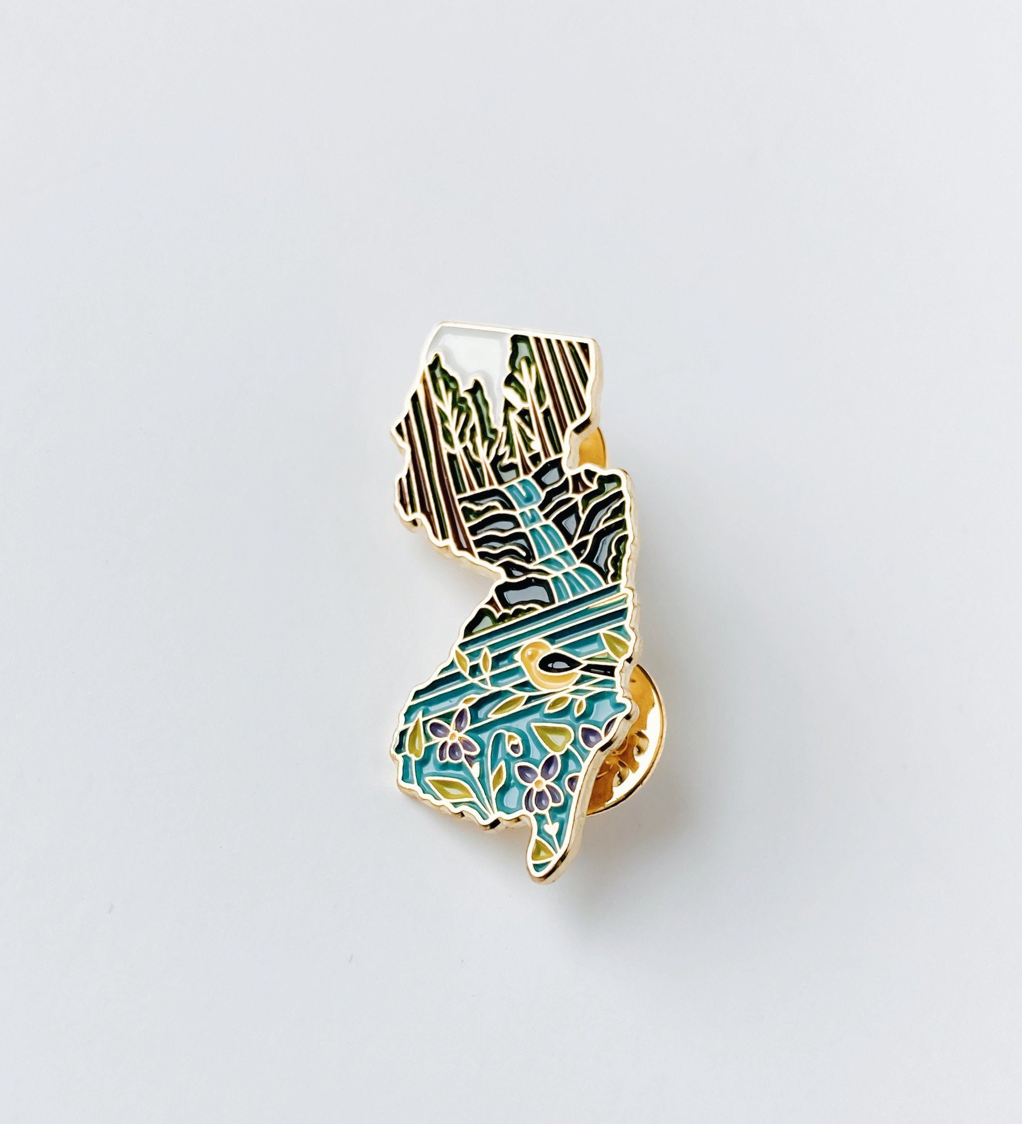 New Jersey Enamel Pin | Gold Soft Enamel Pin | Illustrated United State Pin | Butterfly Clasp | 1.5"
