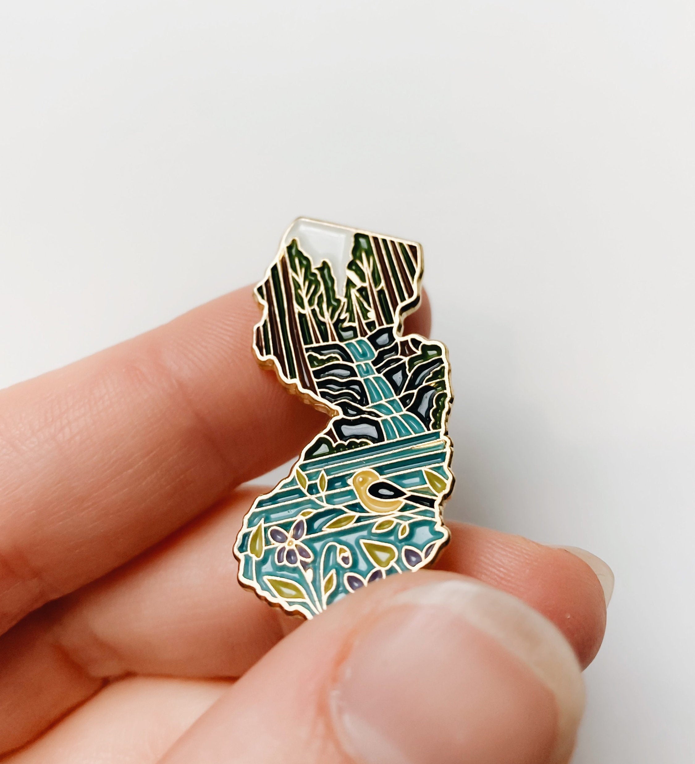 New Jersey Enamel Pin | Gold Soft Enamel Pin | Illustrated United State Pin | Butterfly Clasp | 1.5"