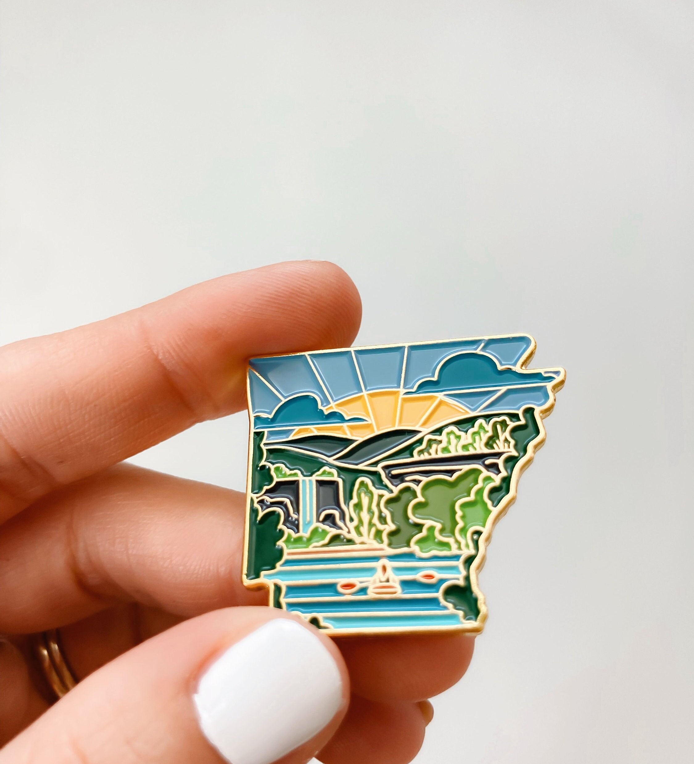 Gold Arkansas Enamel Pin | Arkansas Outline Pin | Illustrated State Pin | Butterfly Clasp | 1"
