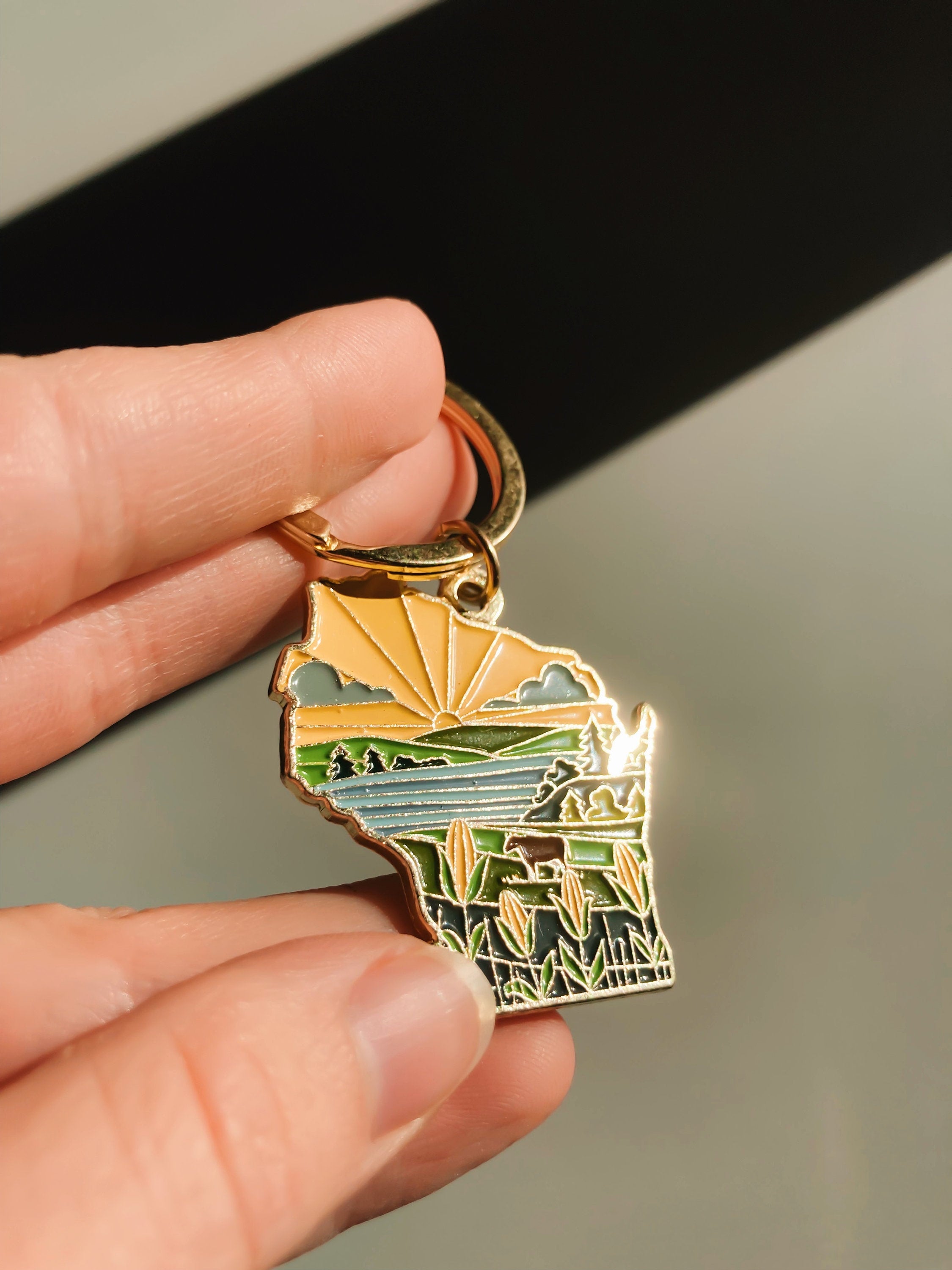 Gold Wisconsin Soft Enamel Keychain 1.5" | Wisconsin Outline Key Ring | Illustrated State Keychain