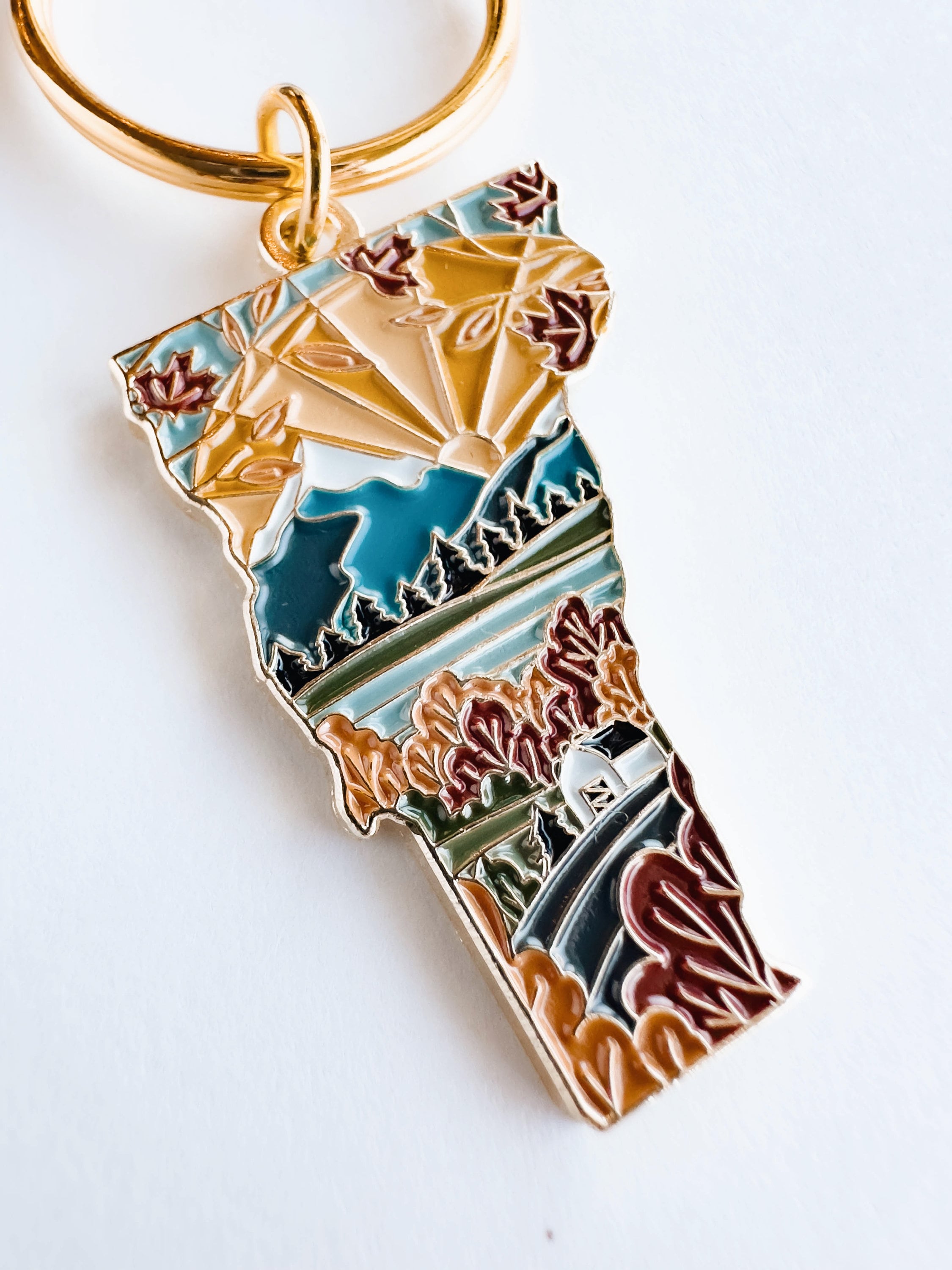 Vermont Soft Enamel Keychain | Vermont Outline Key Ring | Illustrated State Keychain 1.5"