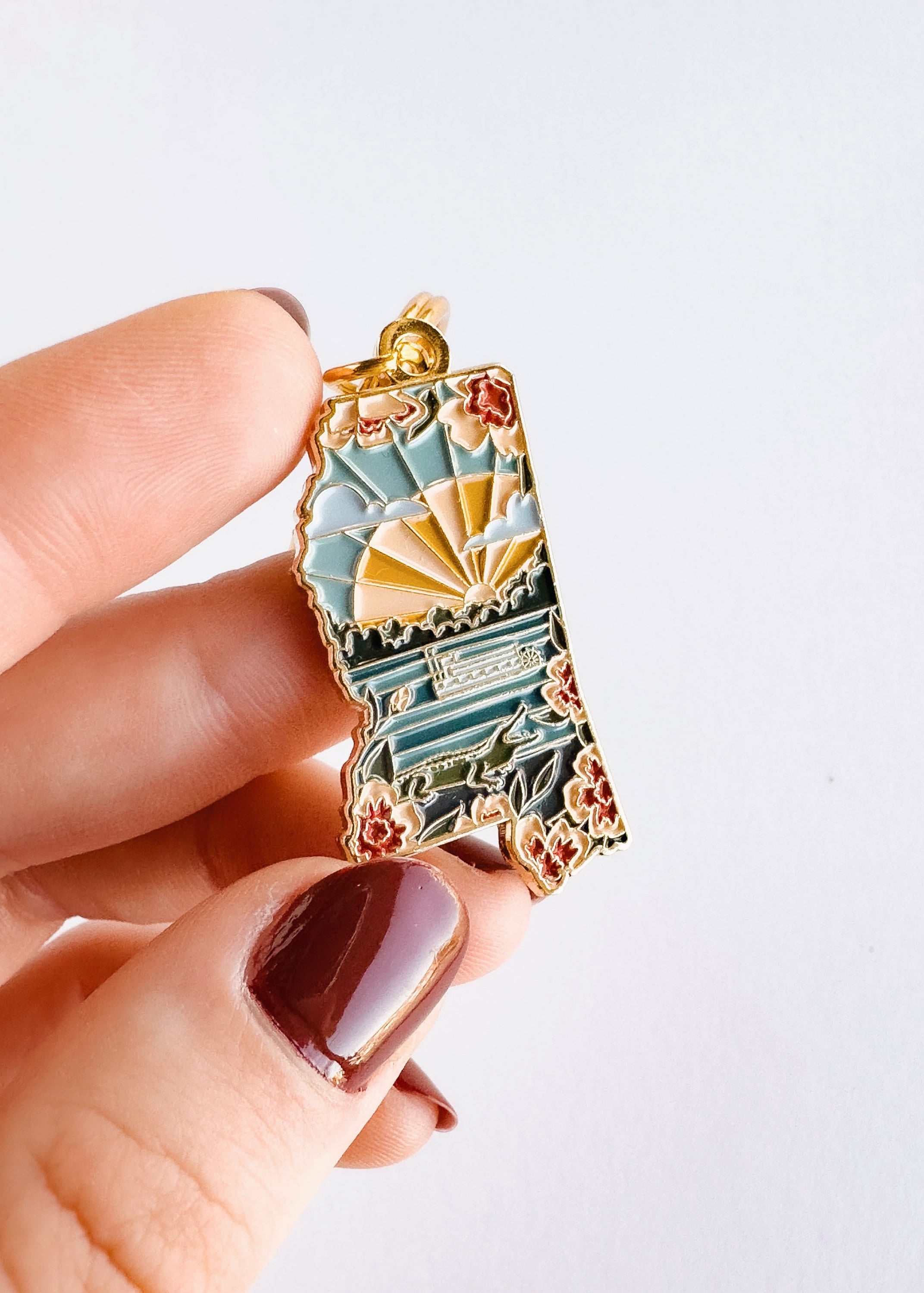 Mississippi Soft Enamel Keychain | Mississippi Outline Key Ring | Illustrated State Keychain 1.5"