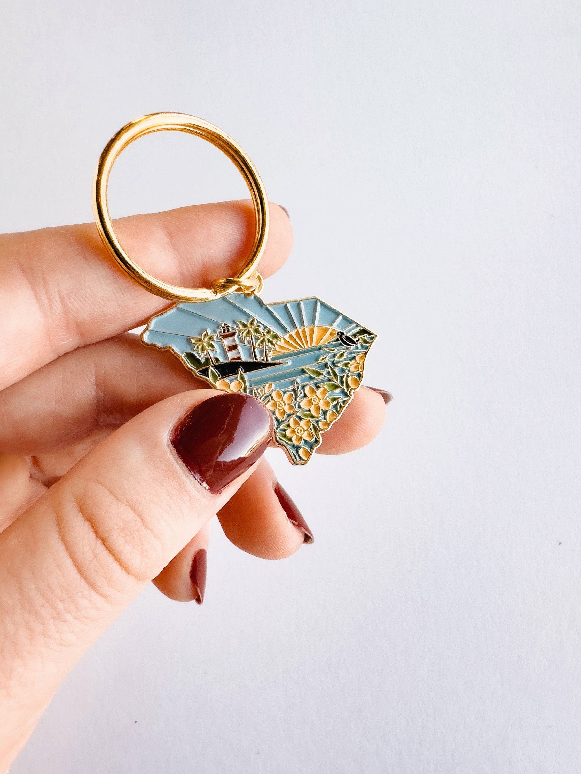 South Carolina Soft Enamel Keychain | South Carolina Outline Key Ring | Illustrated State Keychain 1.5"
