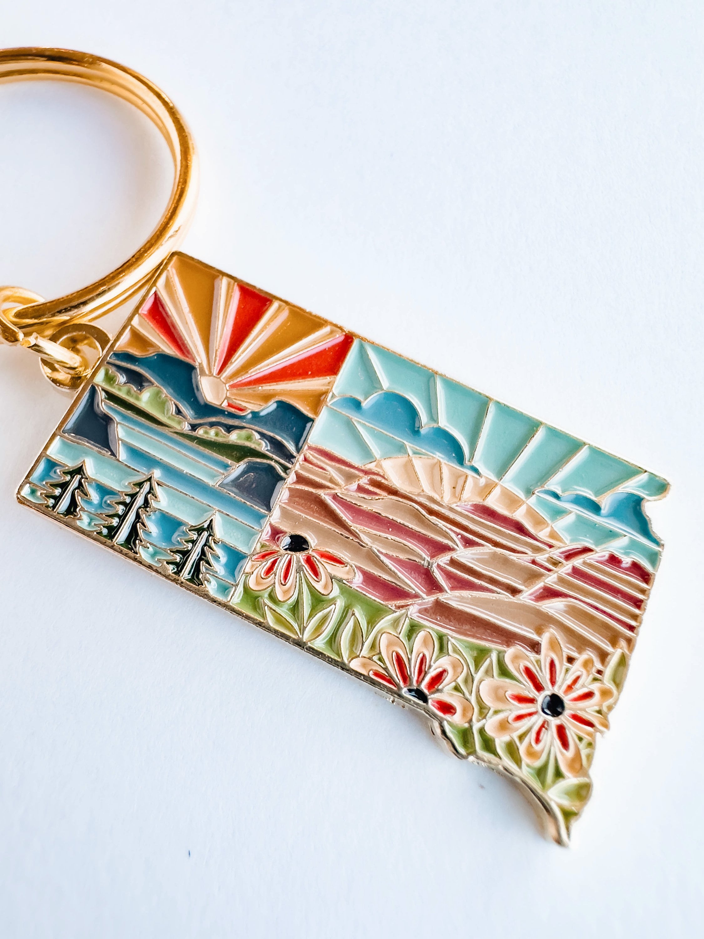 South Dakota Soft Enamel Keychain | South Dakota Outline Key Ring | Illustrated State Keychain 1.5"